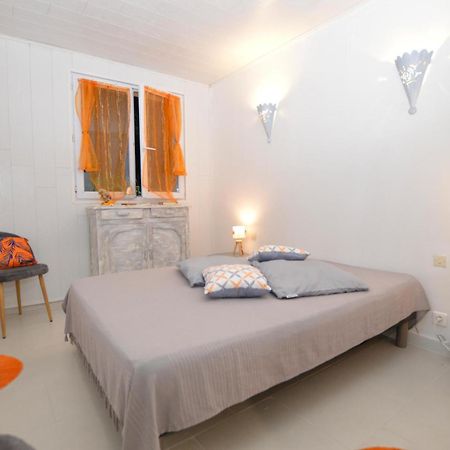 Cozy Apartment In Propriano With Kitchen Eksteriør billede